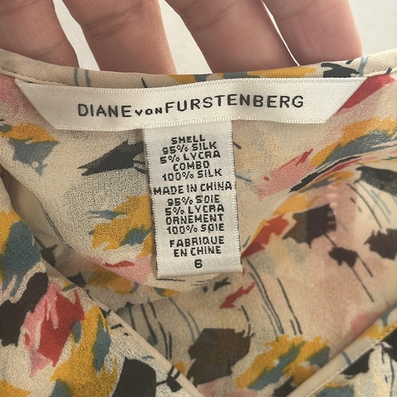 Diane Von Furstenburg Floral Print Silk Button Down 3/4 Sleeve Top Womens Size 6 - Picture 6 of 13